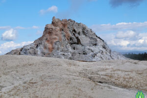 It's amazing how the minerals build up into an ever growing dome. Its Alive, Its Alive