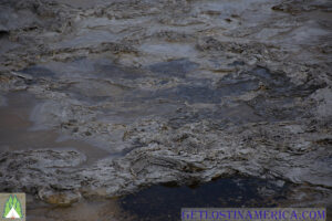 Pattern along the edge of Great Fountain Geyser