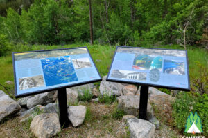 Information plaque about water storage and electricity production