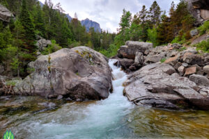 Cool Little Chute, water is pretty glacial blue