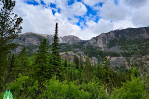 What a view as we climb, beautiful panoramas Mystic Lake Montana trail