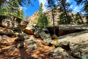 On another trip I think it would be fun to get off trail and explore the formations more