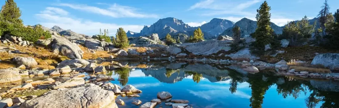 An unforgettable journey hiking backpacking Wind River Range, where alpine lakes and rugged peaks await your discovery.