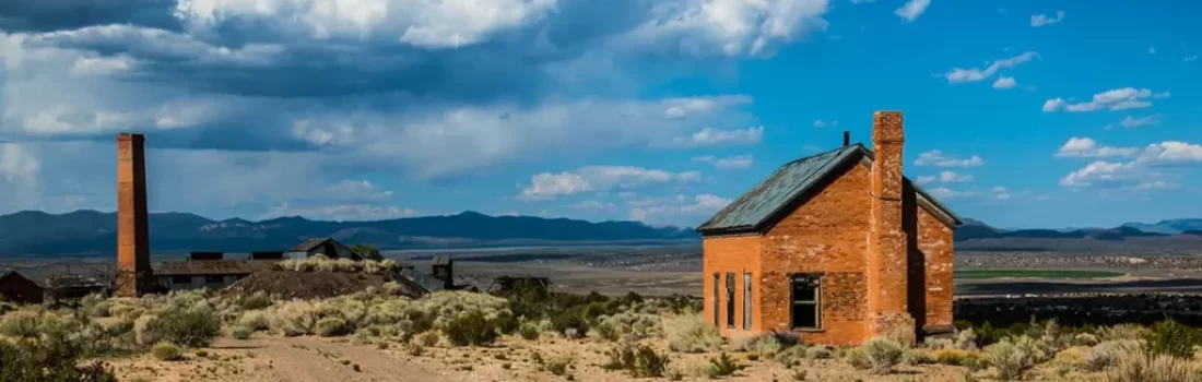 Explore the 26 best Nevada Ghost Towns and learn how many ghost towns in Nevada offer unique historical adventures.
