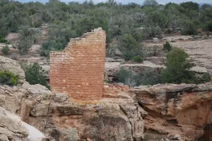 So many of the Puebloan Ruins are built in the round. Get Lost in America