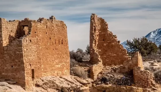 Ancestral Puebloan life, History of Canyon of the Ancients and Hovenweep. Discover their history through towers, cliff dwellings, landscapes. Get Lost in America