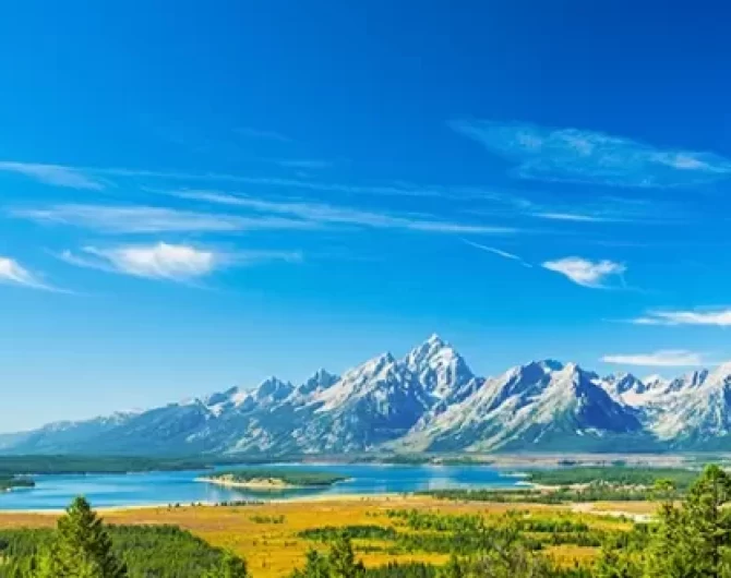 Greater Yellowstone Ecosystem: biodiversity, geology, challenges, and conservation efforts. Learn about its vital role in the American West. Get Lost in America