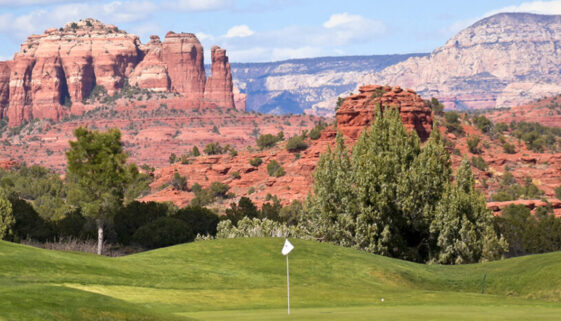 Top Arizona Golf Courses, from Scottsdale's iconic TPC to hidden gems. Find course details, FAQs, and tips to plan your ultimate golf getaway. Get Lost in America