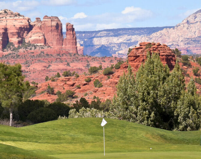 Top Arizona Golf Courses, from Scottsdale's iconic TPC to hidden gems. Find course details, FAQs, and tips to plan your ultimate golf getaway. Get Lost in America