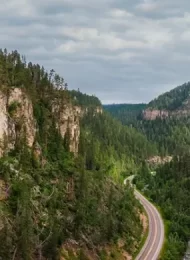 Discover diverse landscapes and adventures in South Dakota State Parks. Iconic wildlife to hidden gems, plan your perfect outdoor Adventure.