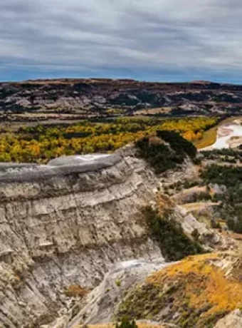 Theodore Roosevelt National Park's stunning landscapes, diverse wildlife, and rich history. Plan your visit to this North Dakota gem today!