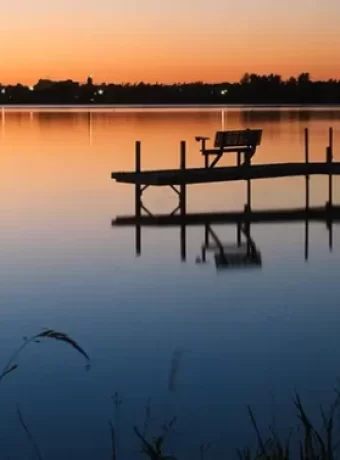 Explore the Best Mississippi Fly Fishing Spots, from freshwater lakes to coastal waters. Expert tips and essential