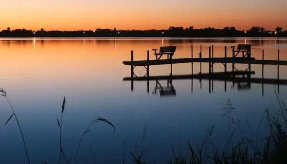 Explore the Best Mississippi Fly Fishing Spots, from freshwater lakes to coastal waters. Expert tips and essential