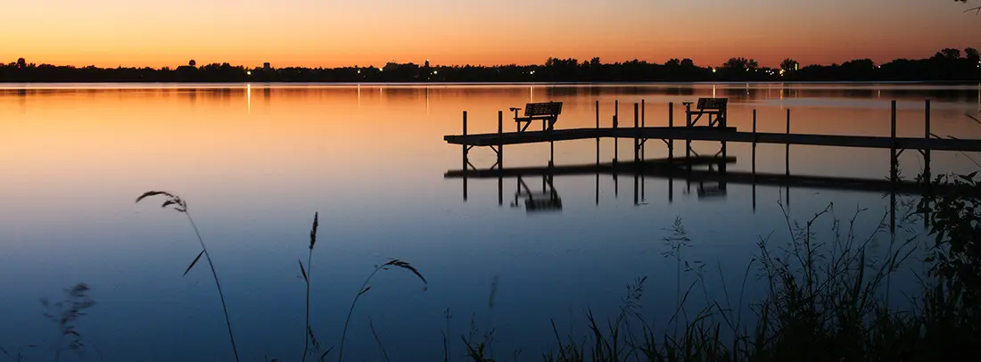 Explore the Best Mississippi Fly Fishing Spots, from freshwater lakes to coastal waters. Expert tips and essential