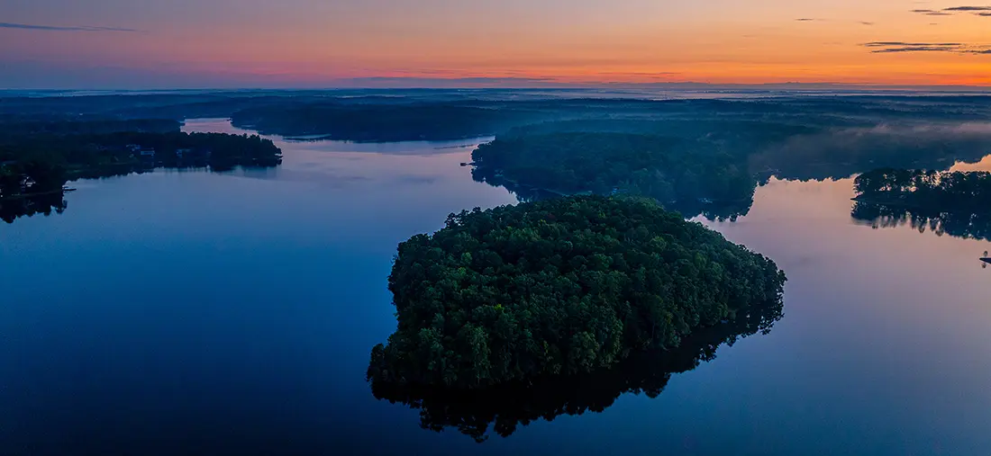 Best Georgia lakes for crappie fly fishing, plus expert tips on techniques, flies, and seasonal strategies for landing more Crappie.