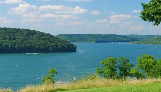 Ten Best Bass Lakes in Indiana for Fly Fishing. Explore detailed guides for Lake Monroe, Patoka, Geist, and more top spots to Explore.