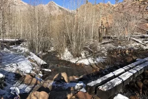 Harmonica Arch Lost Creek Wilderness 28. 3 At the Creek cross the bridge, a bit icy this morning, Get Lost in America.