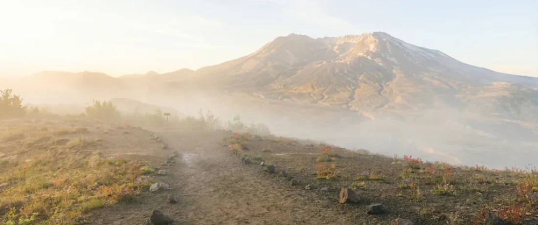 Plan an unforgettable trip to Mount St. Helens National Volcanic Monument with eruption history, top hikes, climbing tips, and key viewpoints.