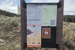 Trail head Wraith Falls Yellowstone, Get Lost in America.